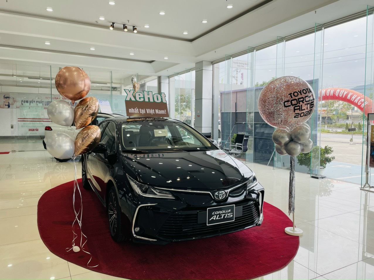 Toyota Việt Nam chính thức giới thiệu Toyota Corolla Altis hoàn toàn mới