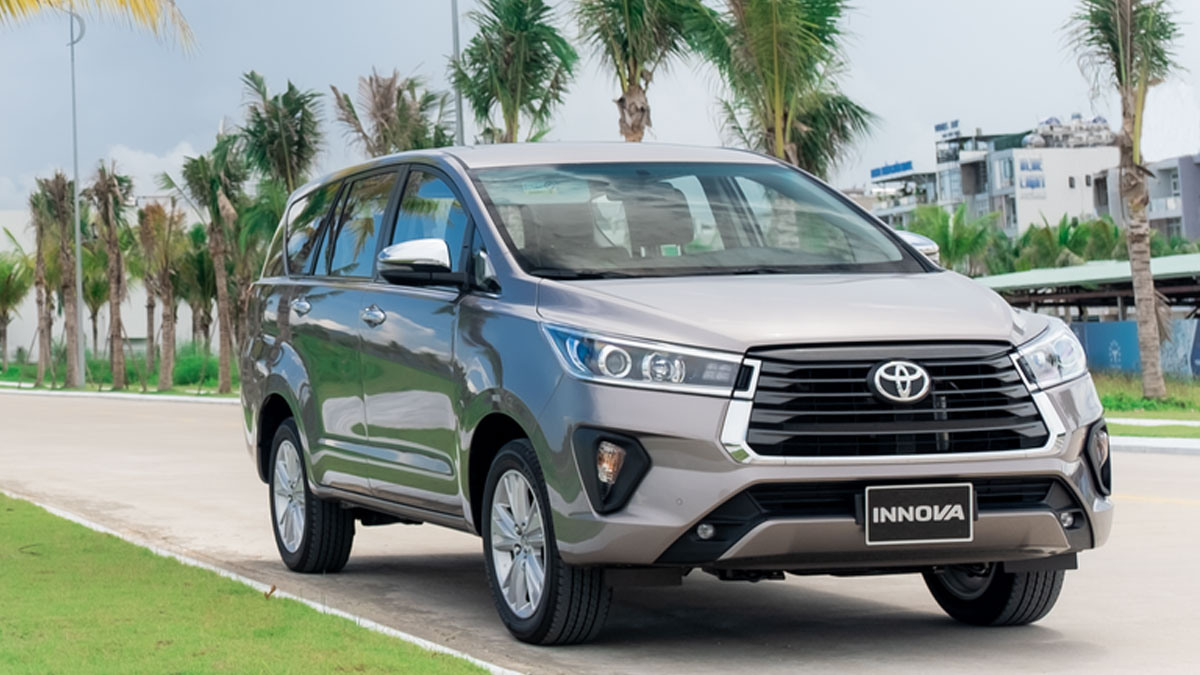 toyota innova 2017